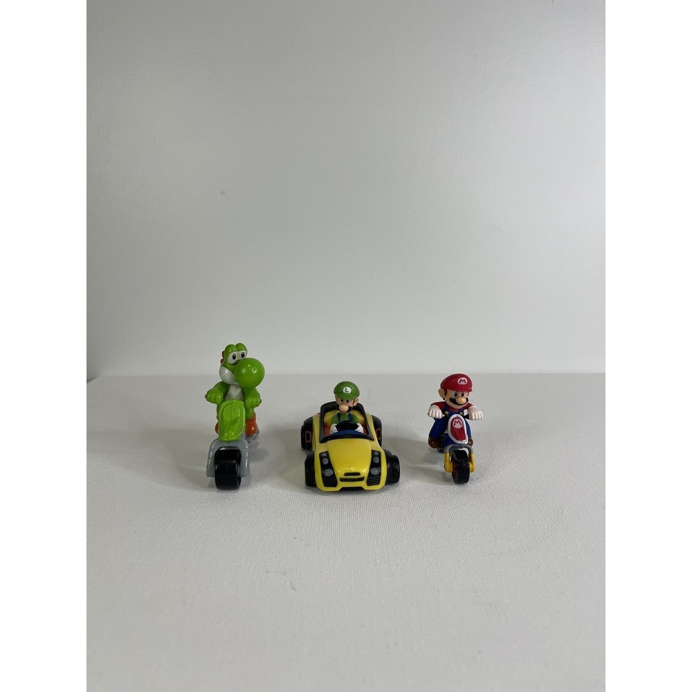Lot 3 Mario Kart Action Figure Luigi